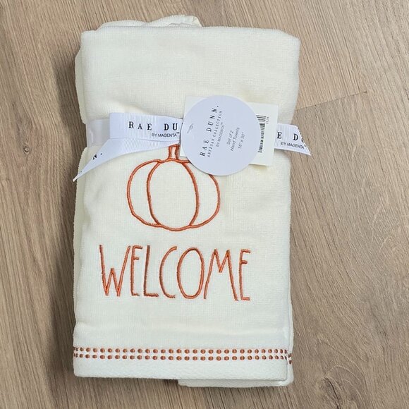 NWT Rae Dunn Pumpkin Welcome Hand Towels - Set of 2 - Picture 1 of 2